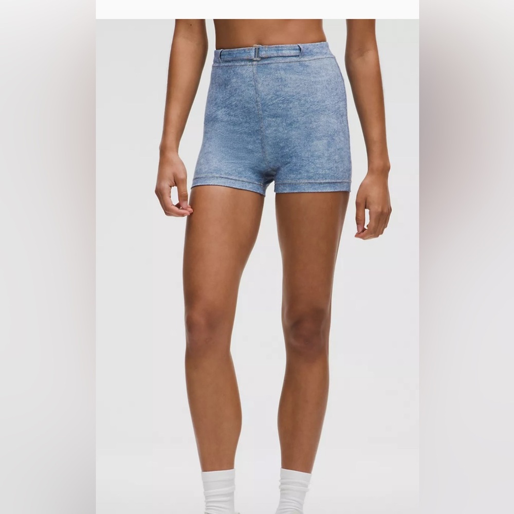 LULULEMON Everlux Denim-Print Short 3"Denim Women Size 0 NEW
